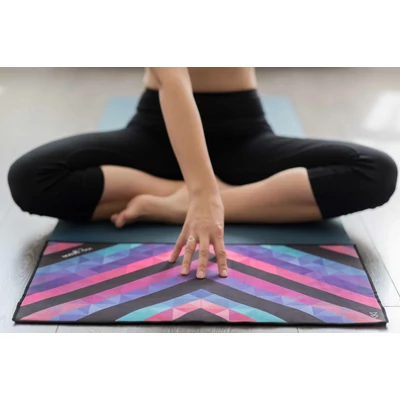 Yoga Design Lab kézi törölköző, Chevron Maya, Fekete